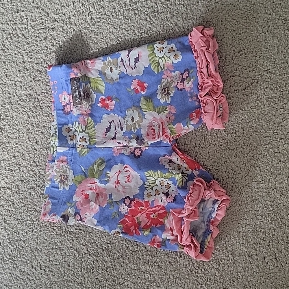 Ruffle shorts
